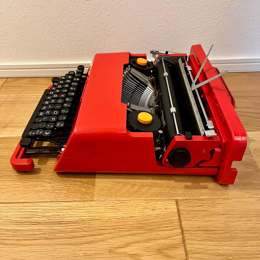 【昭和レトロ】オリベッティ タイプライター Valentine バレンタイン