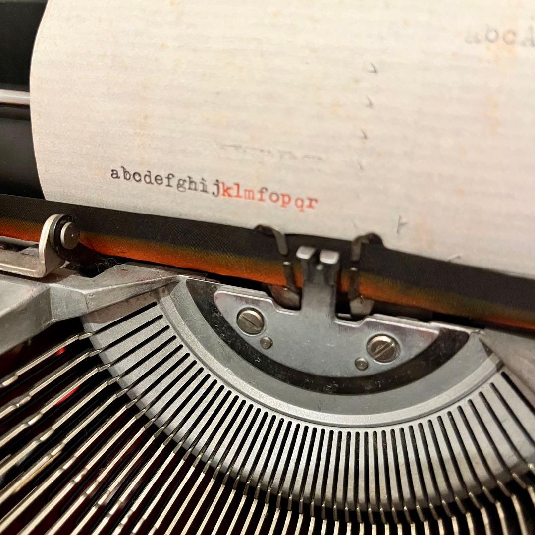 【昭和レトロ】オリベッティ タイプライター Valentine バレンタイン