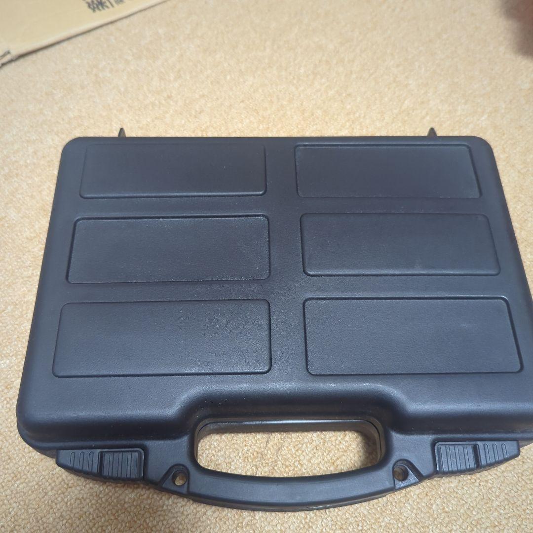 Glock 19 ガスガン 2マガジン、ホルスター、収納ケース等