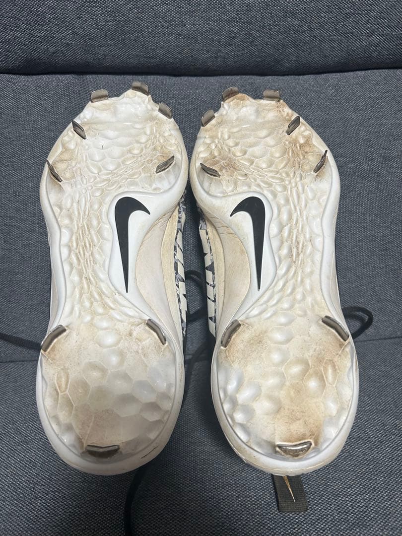 ナイキ⭐︎NIKE⭐︎トラウト⭐︎白黒⭐︎25cm⭐︎9本歯⭐︎金具⭐︎3/4⭐︎ミッド⭐︎中古