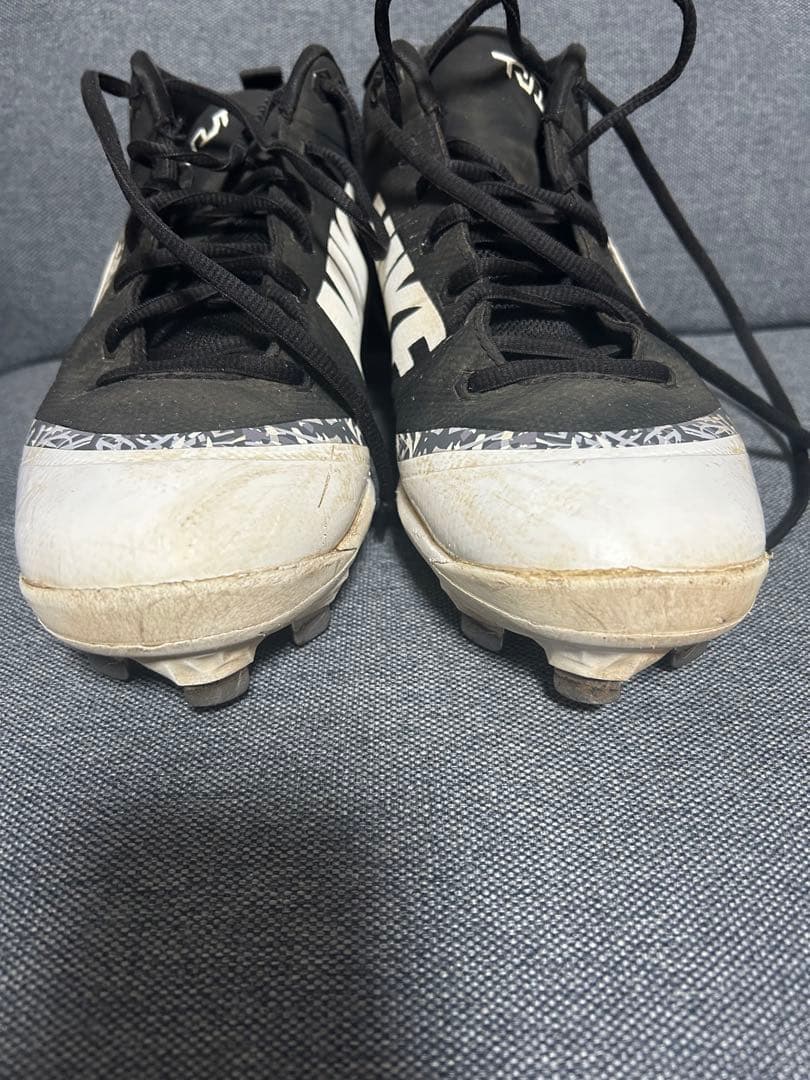 ナイキ⭐︎NIKE⭐︎トラウト⭐︎白黒⭐︎25cm⭐︎9本歯⭐︎金具⭐︎3/4⭐︎ミッド⭐︎中古