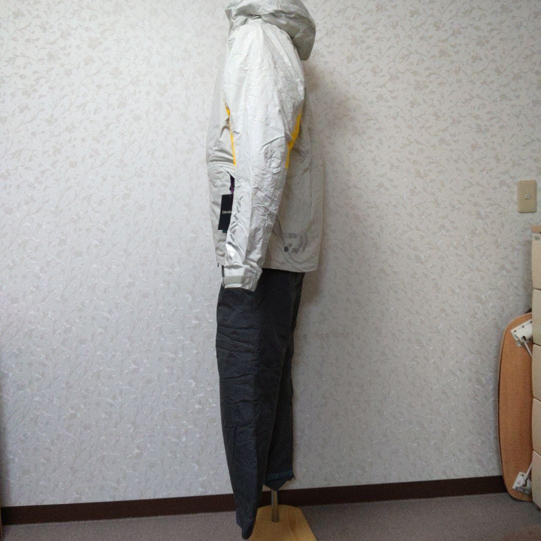 ダイワ　レインマックスハイパー100ハイロフトウィンタースーツ　XL (新品)