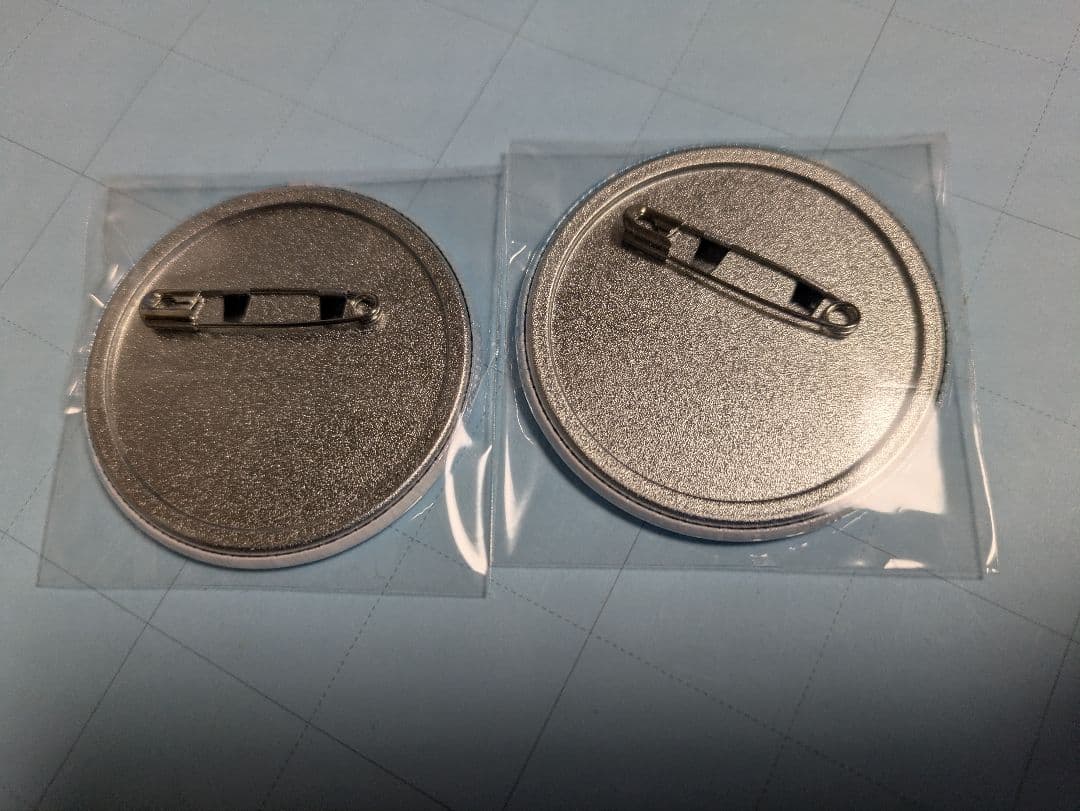 WHITE ALBUM2　コラボカフェ　冬馬かずさ　バースデー 缶バッジ　２個