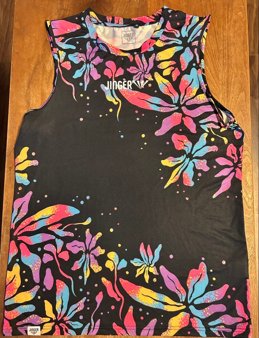 JINGER（ジンガー）ノースリーブシャツ&ランニングパンツ（どちらもサイズM）