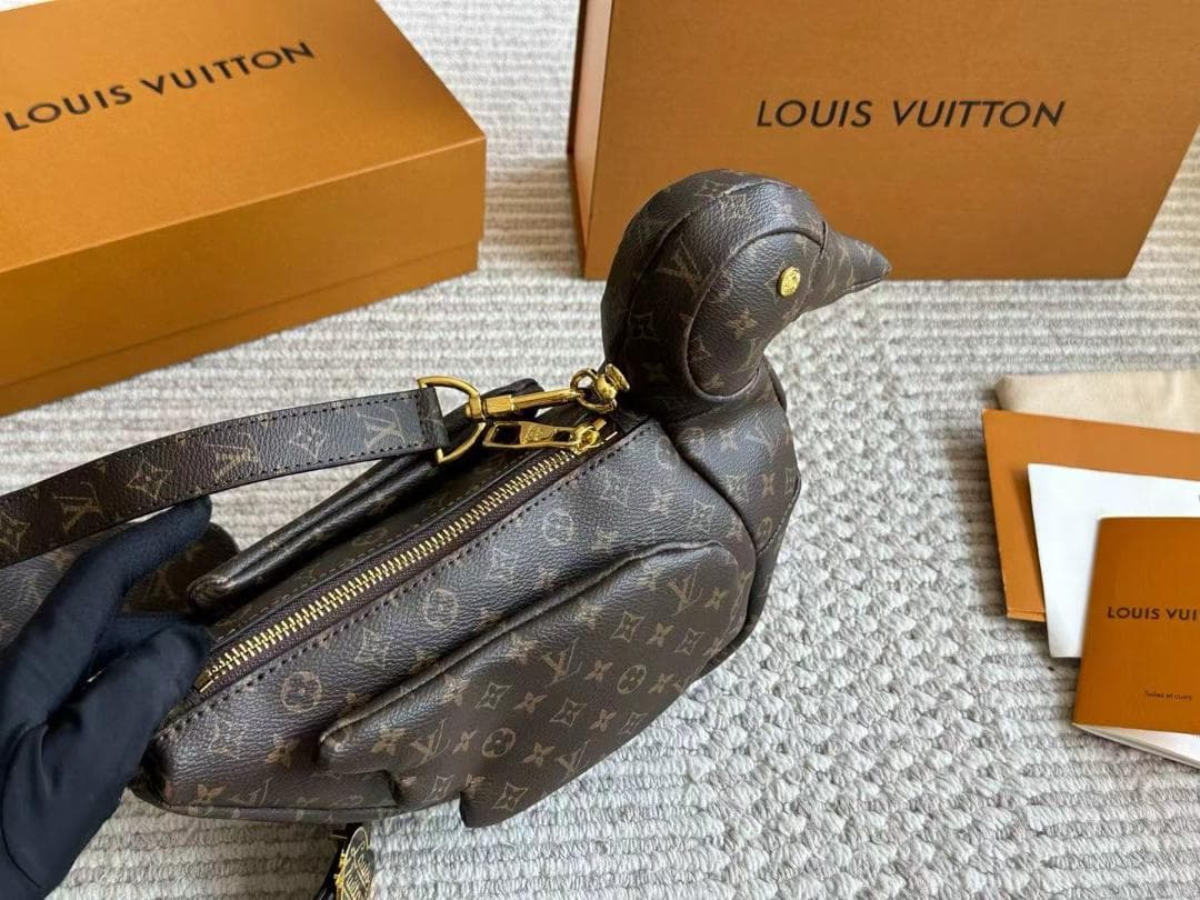 限定 アヒル型ショルダーバッグ