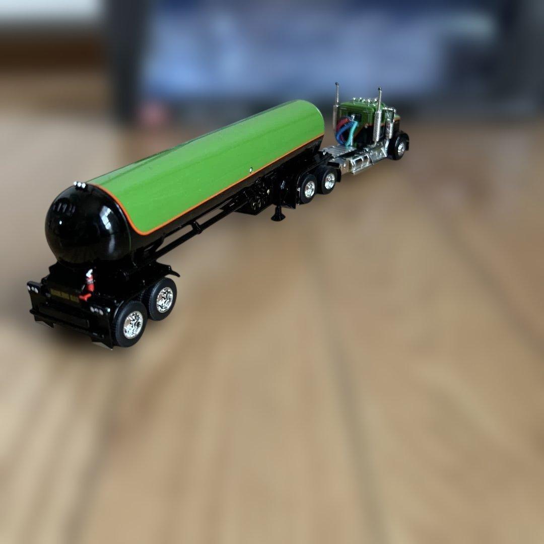 緑色メタリック大型トラックトレーラー最終値下