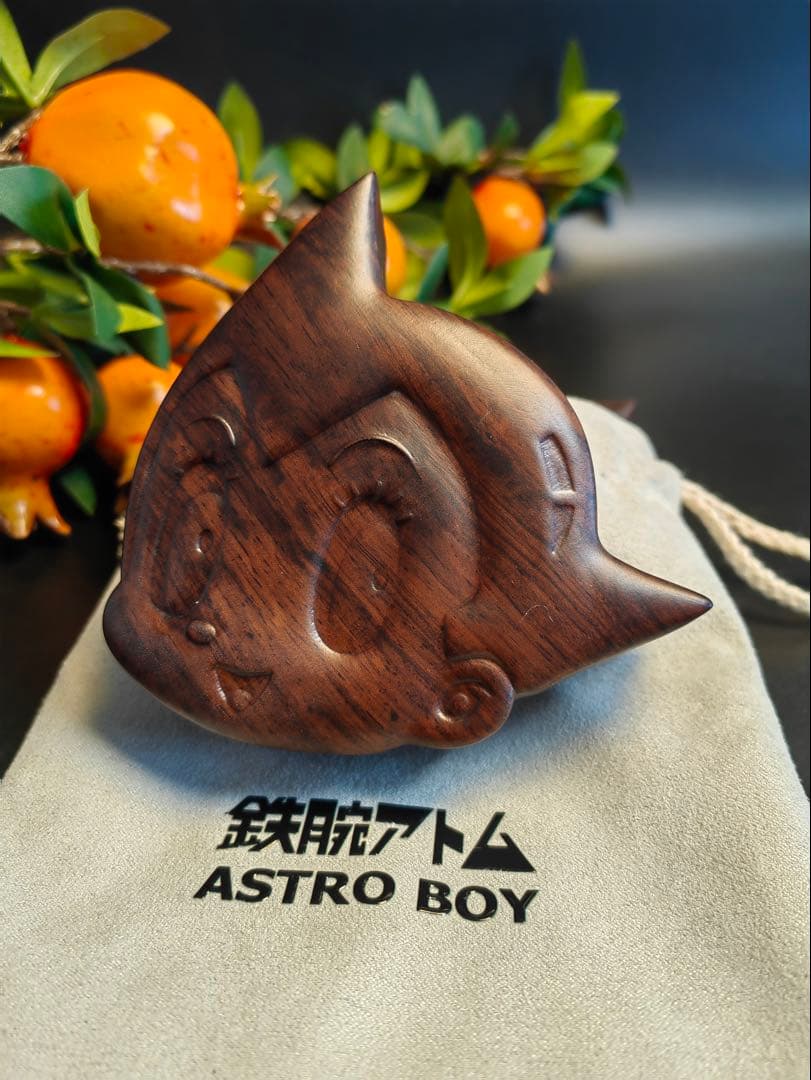 鉄腕アトム　黒檀のペーパーウェイト　限定　雑貨　手塚治虫　インテリア　プレゼント