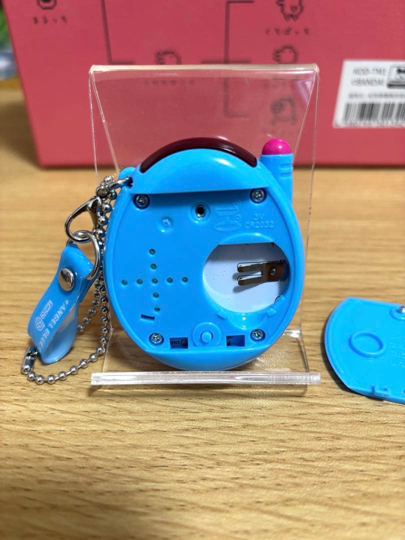 【未使用品】たまごっち コネクション エンジェルブルー　ケース、電池付き