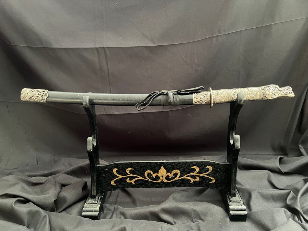 軍刀 龍頭模様銀柄　日本刀 模造刀 居合刀 武士道 鑑賞用 全長約73cm