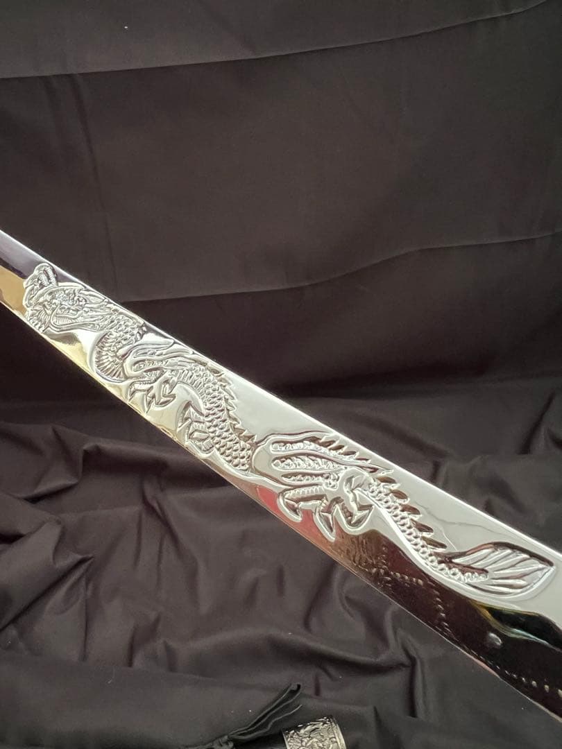軍刀 龍頭模様銀柄　日本刀 模造刀 居合刀 武士道 鑑賞用 全長約73cm