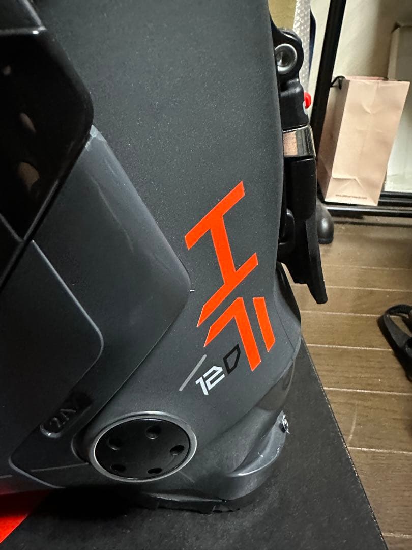 ノルディカHF120リアエントリースキーブーツ