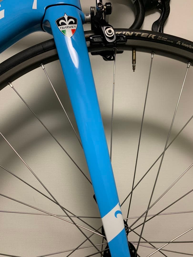 ウィリエール　ゼロ9の限定カラーです。 同メーカーのアルバダというハンドルです。