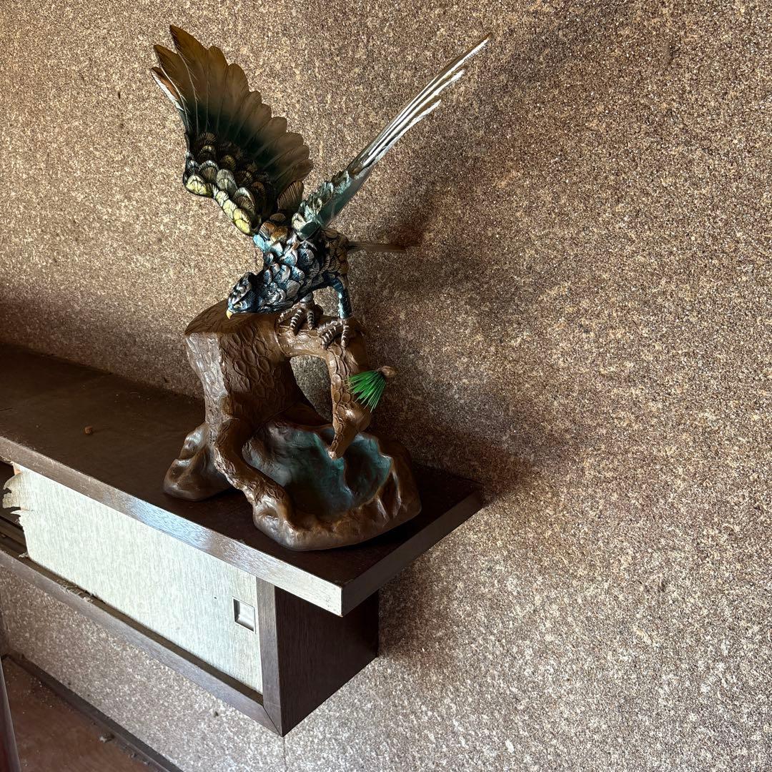 飛翔する鳥の彫刻 インテリア装飾