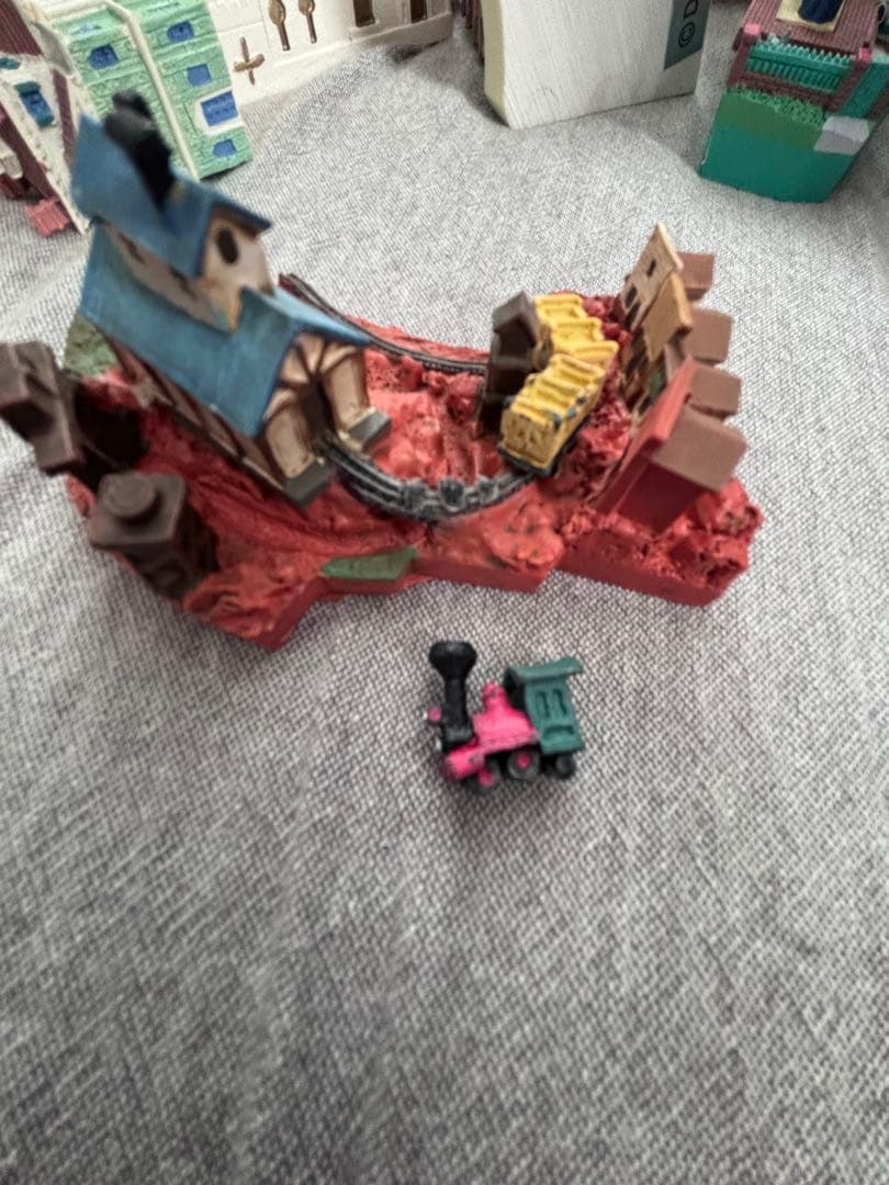 【送料込み】デアゴスティーニ　マイディズニーランド　ジオラマと台座のセット