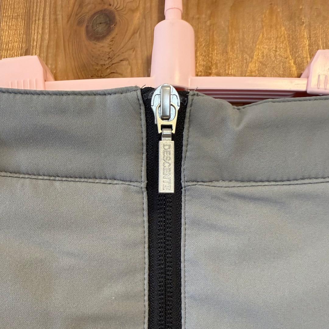 デサント ゴルフ スカート グレー 中綿入り