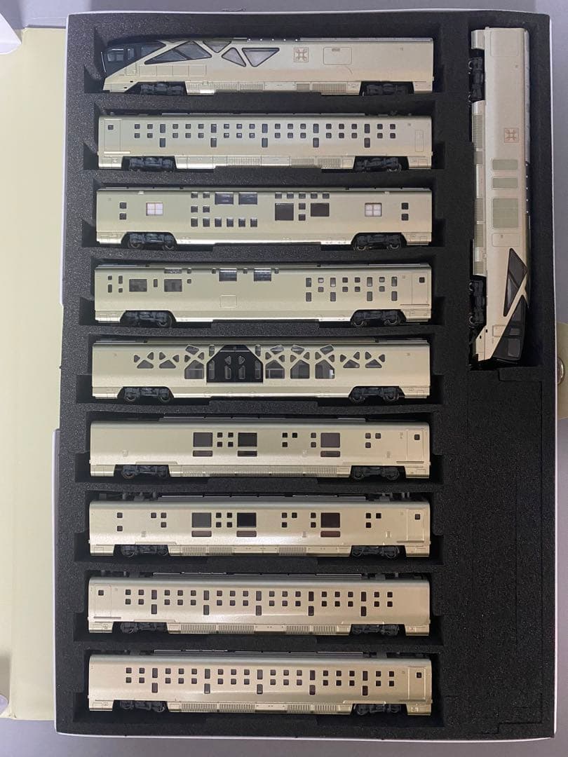 ※美品 KATO 10-1447 E001形 TRAIN SUITE 四季島