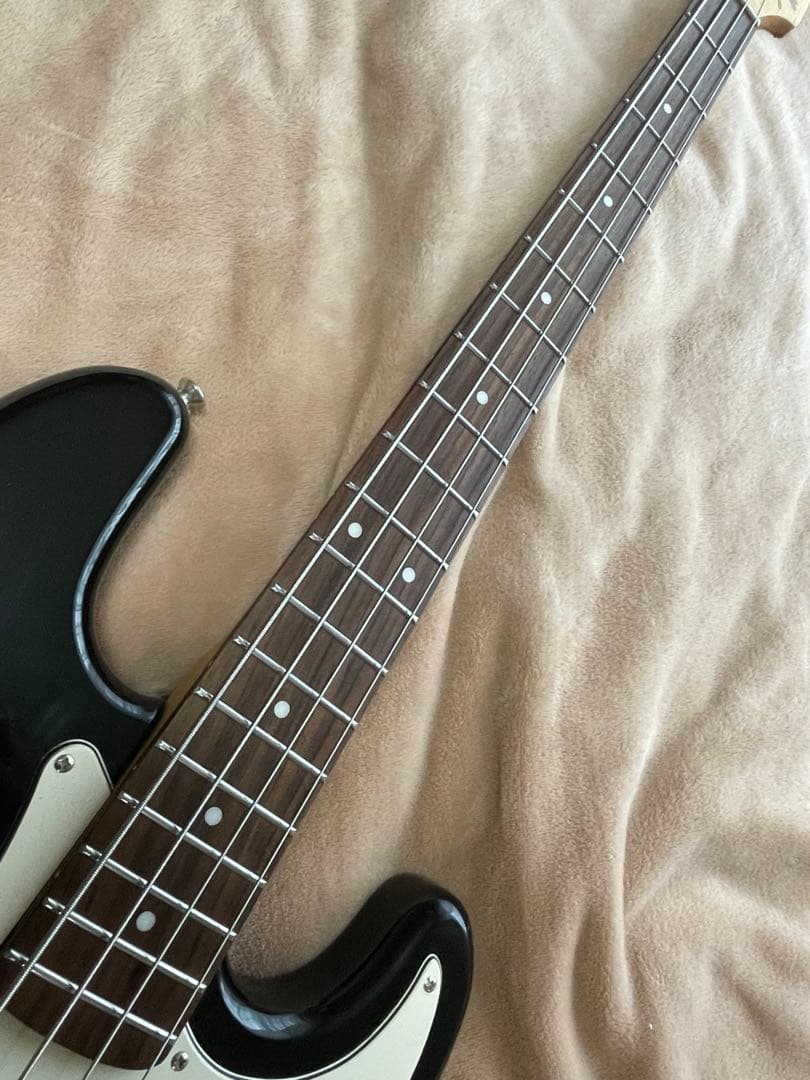エレクトリックベース　プレシジョンタイプ　 新品弦に交換済み