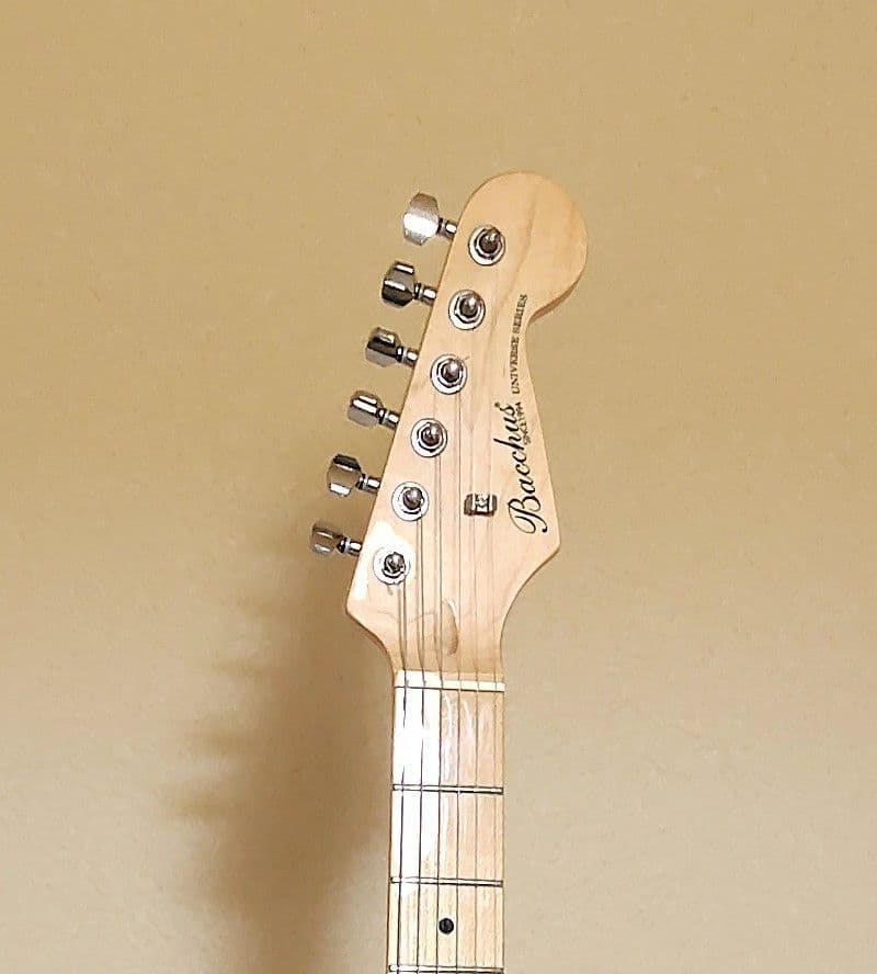 Ｂucchus ストラトタイプ　　　 (入手困難 生産中止モデル)