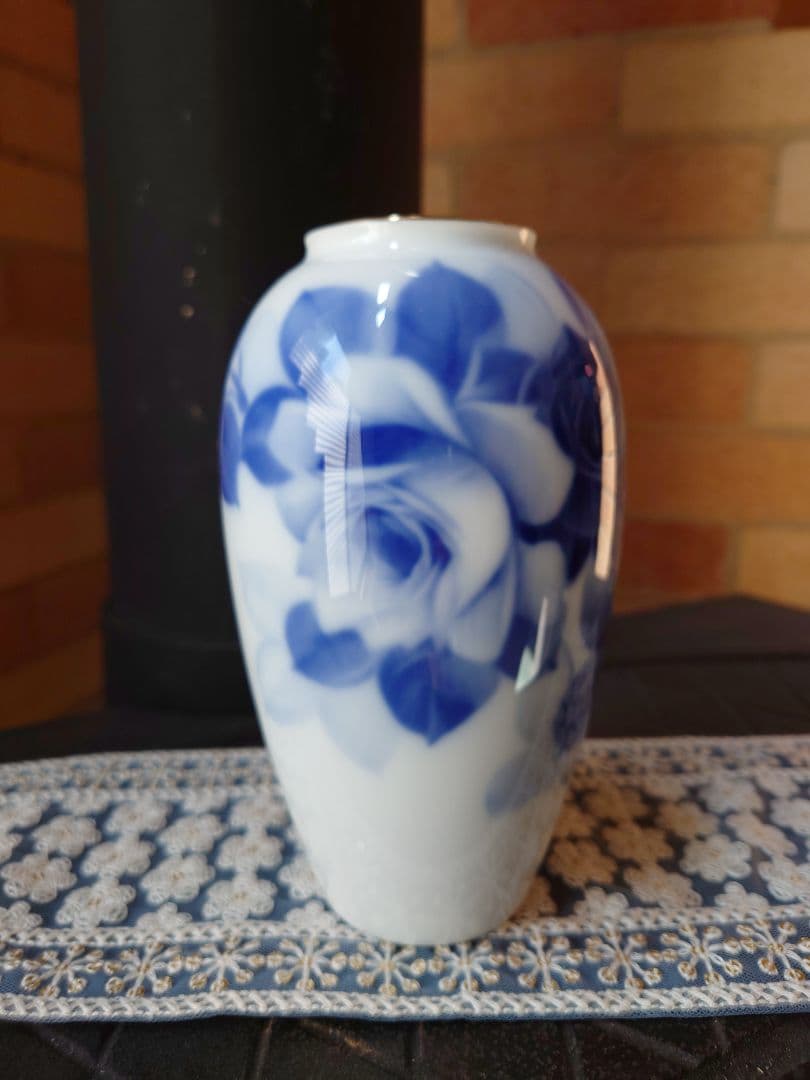 大倉陶園　ブルーローズ　小ぶりの花瓶　花びん　花生け　フラワーベース