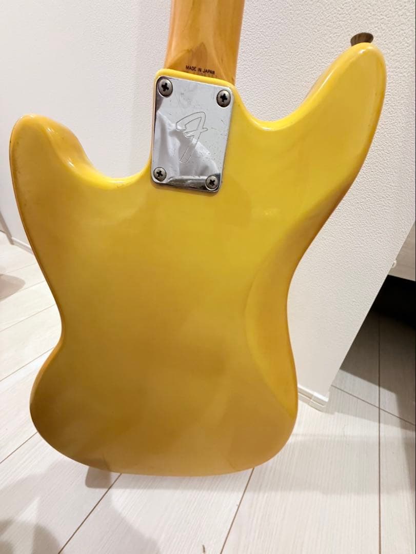 ギター　fender MUSTANG