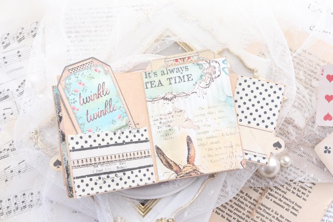 Alice in wonderland 　ジャーナルブック♡