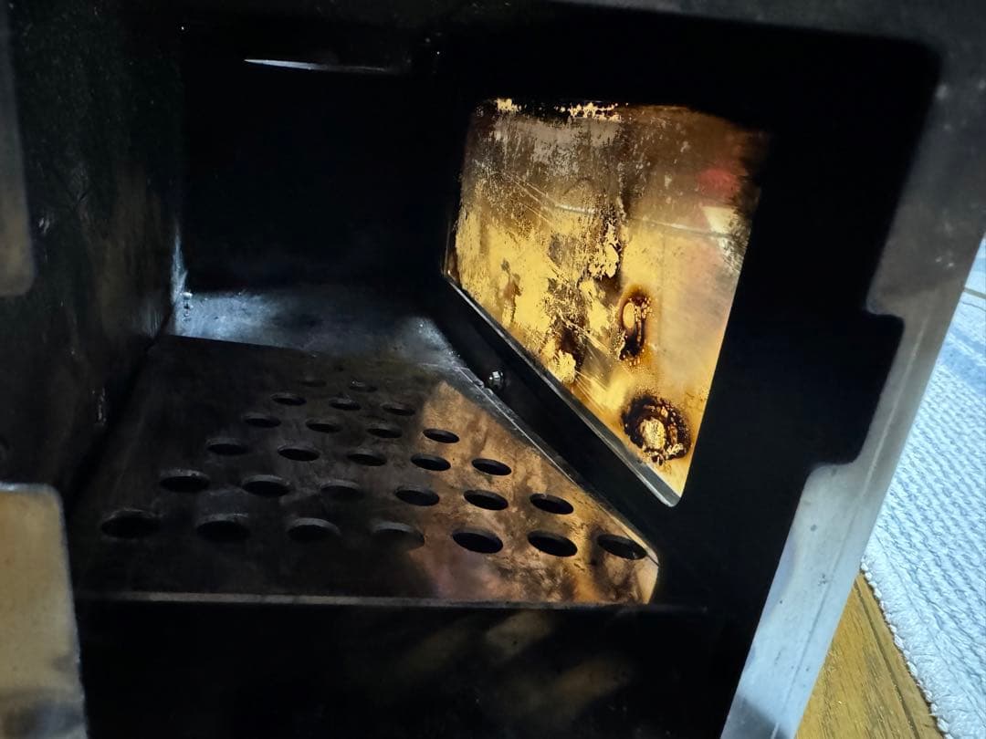 スームルーム　薪ストーブ　TOPON