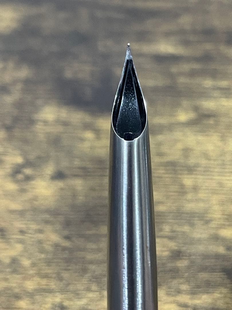 未使用に近い　1973年製　ペン先軸一体型　細字　ミュー　万年筆　備品付き