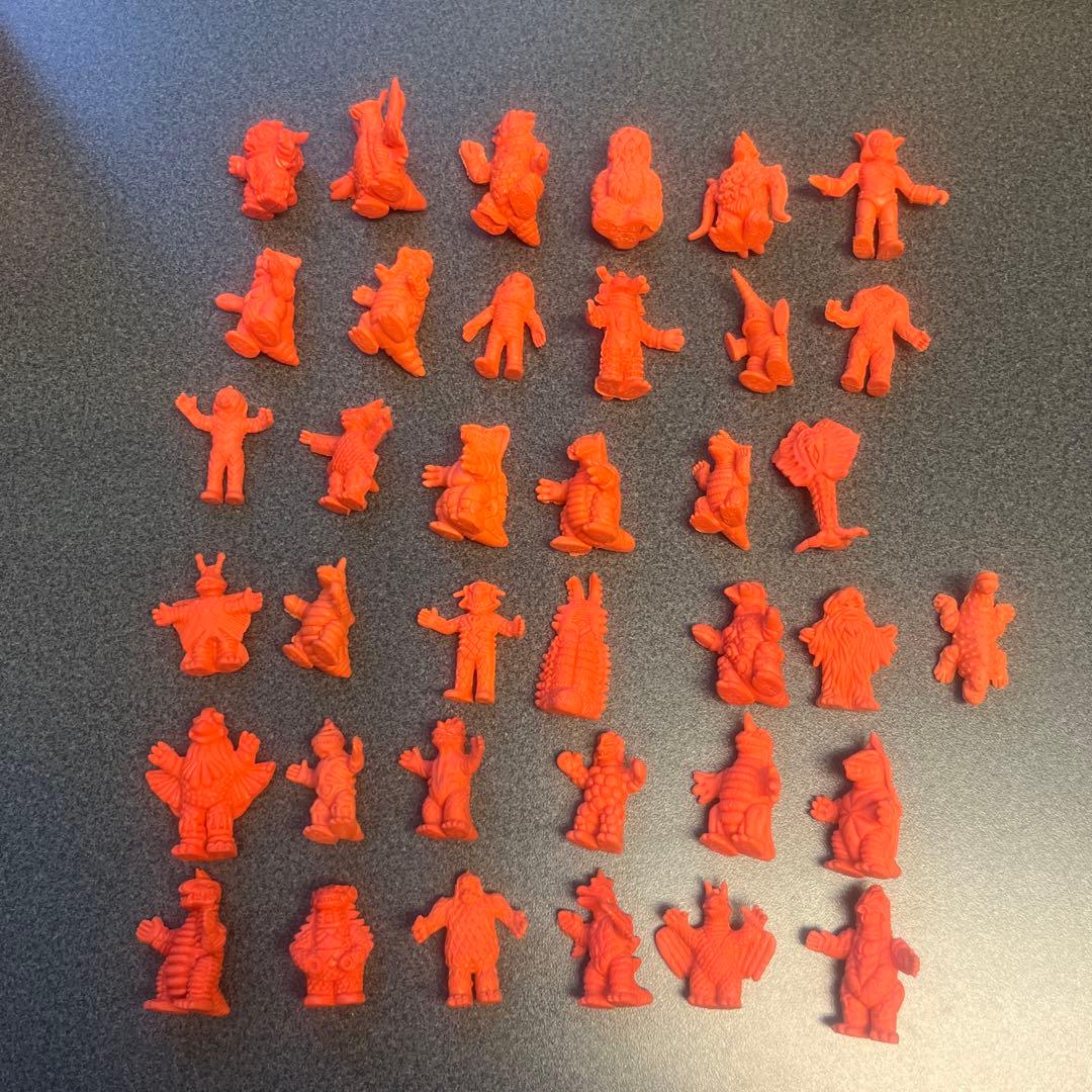 ウルトラマン怪獣消しゴム橙バラ売りOK‼️