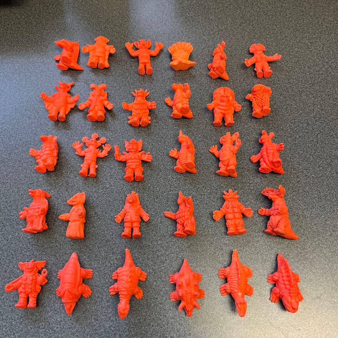 ウルトラマン怪獣消しゴム橙バラ売りOK‼️