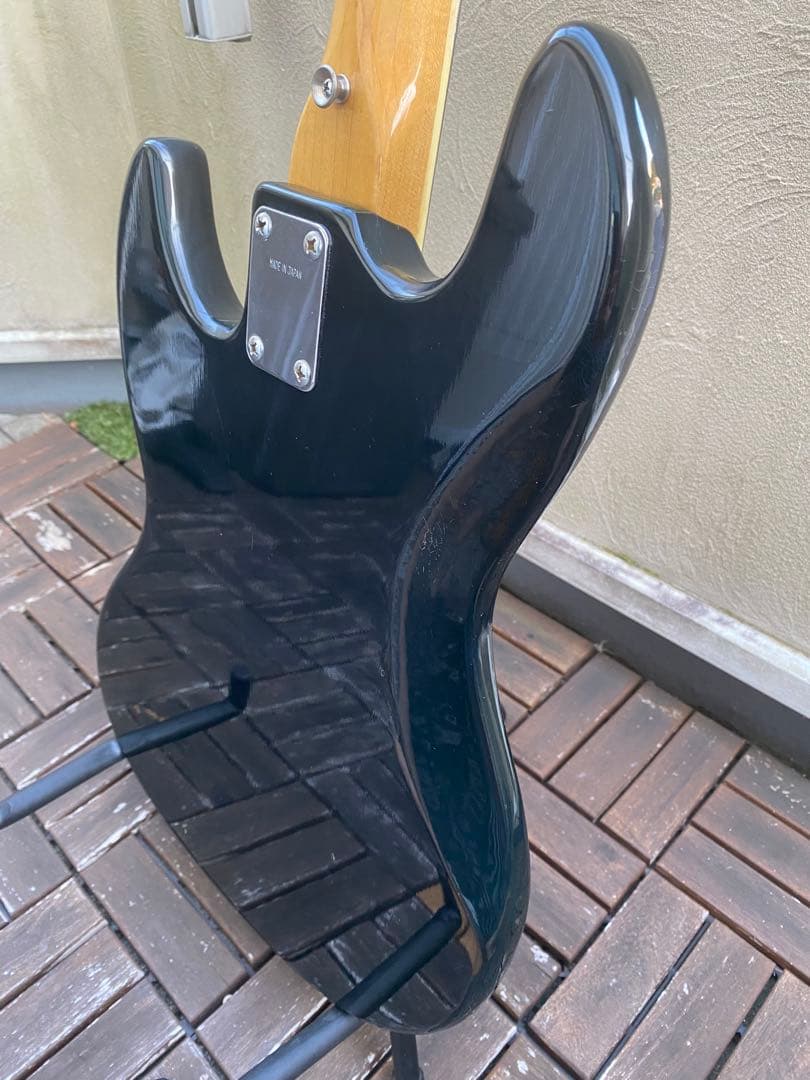 tritmph(トリンプ/エレキベース/ビザール/日本製)