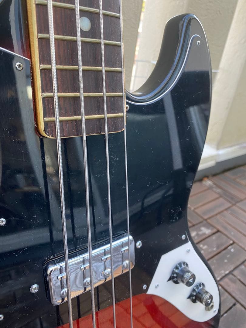 tritmph(トリンプ/エレキベース/ビザール/日本製)