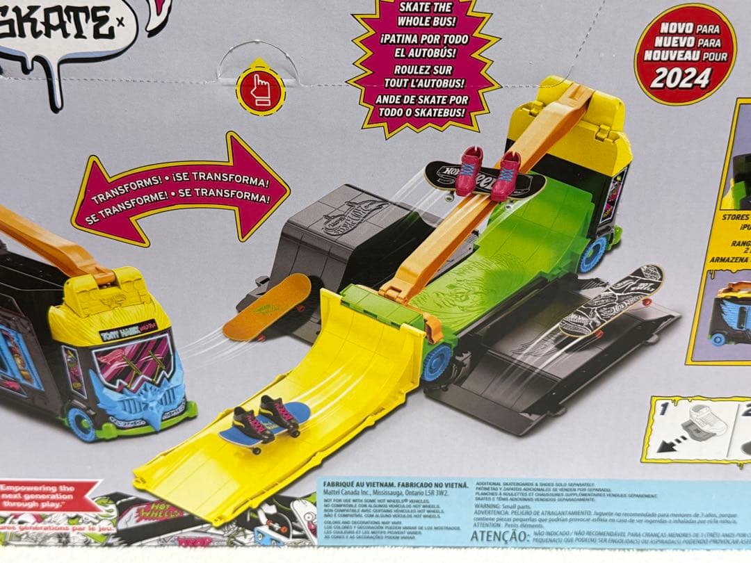 ホットウィール TONY HAWK TRANSFORMING SKATE BUS