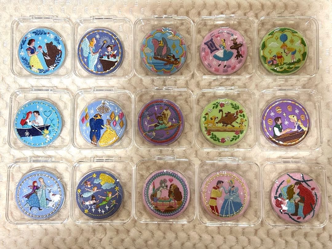 【ケース付き】Disney ディズニー　刺繍缶バッジ　第一弾　コンプリート