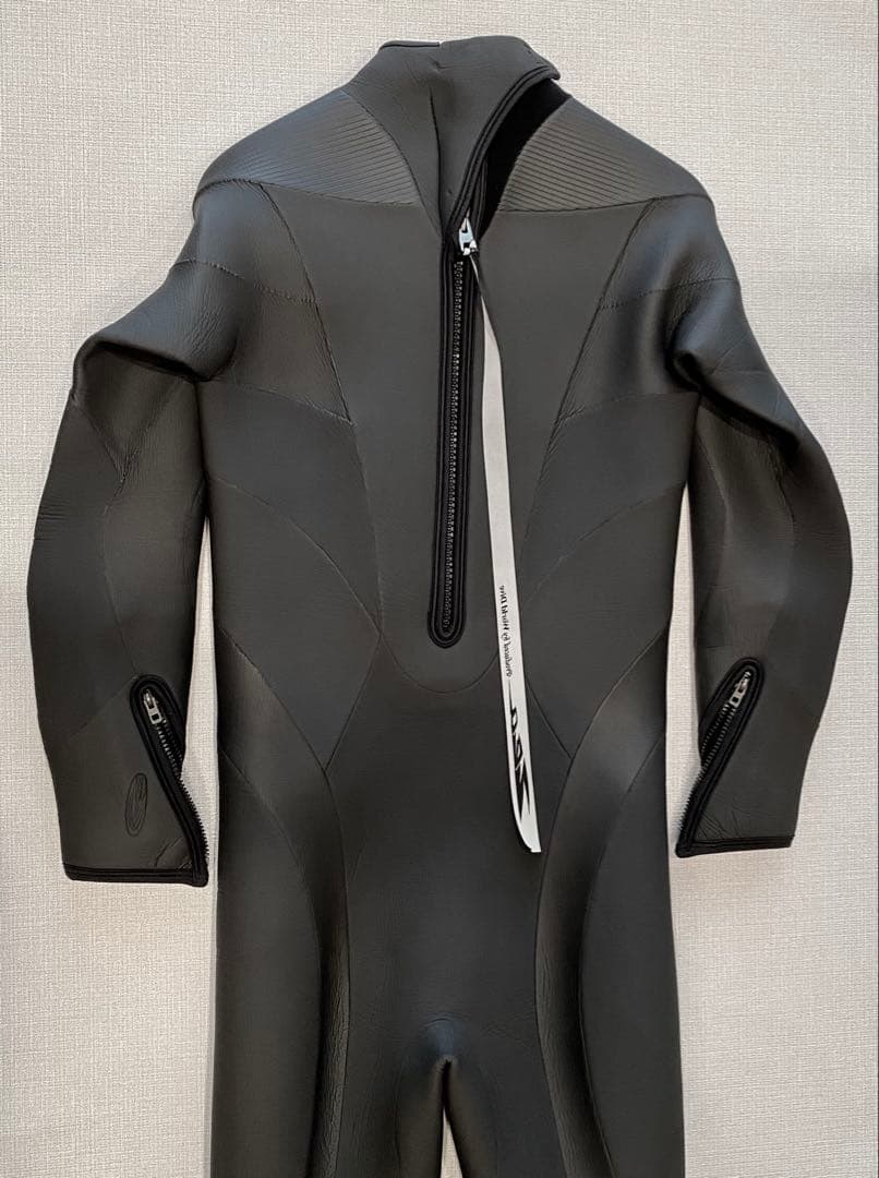 【WORLD DIVE】5mm 表スキン ウェットスーツ✴︎定価18.6万
