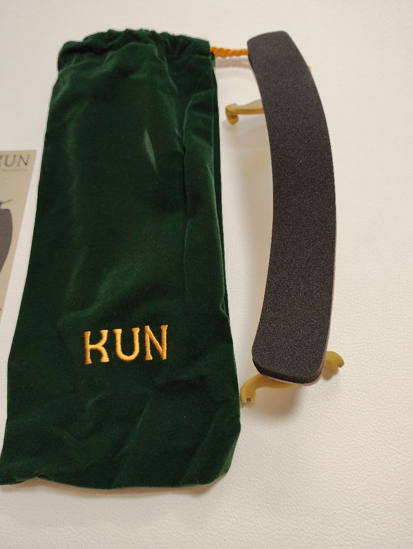 未開封新品　KUN Coussin Bravo violaショルダーレスト肩当て