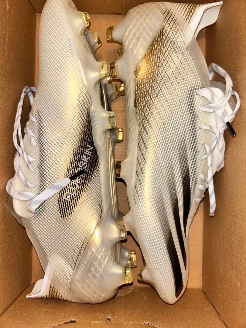 adidasXゴースト ホワイト/ゴールド スパイクシューズ FG