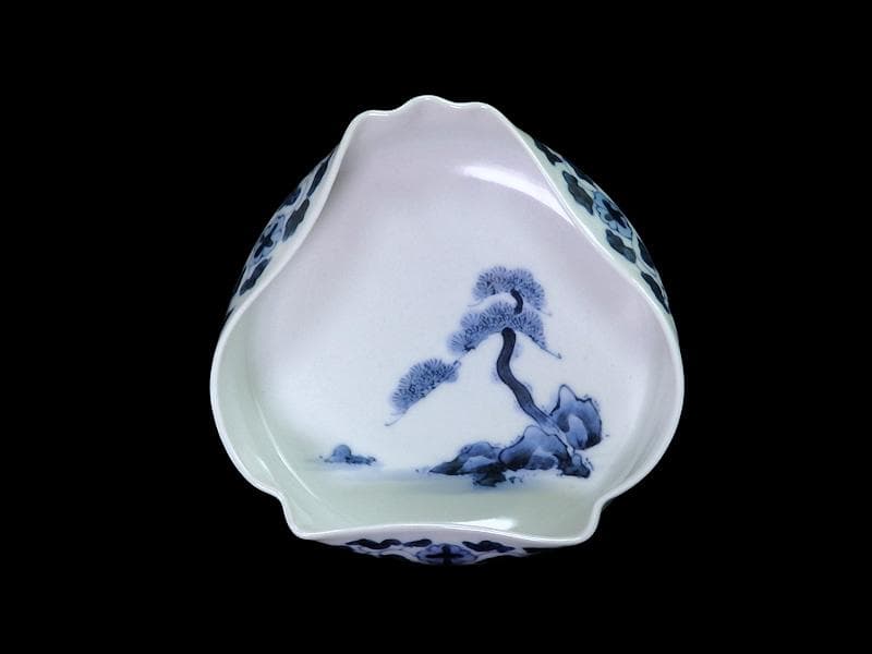 平戸　古伊万里　染付　岩に松の図　富士型変形皿　B354AS-DCk