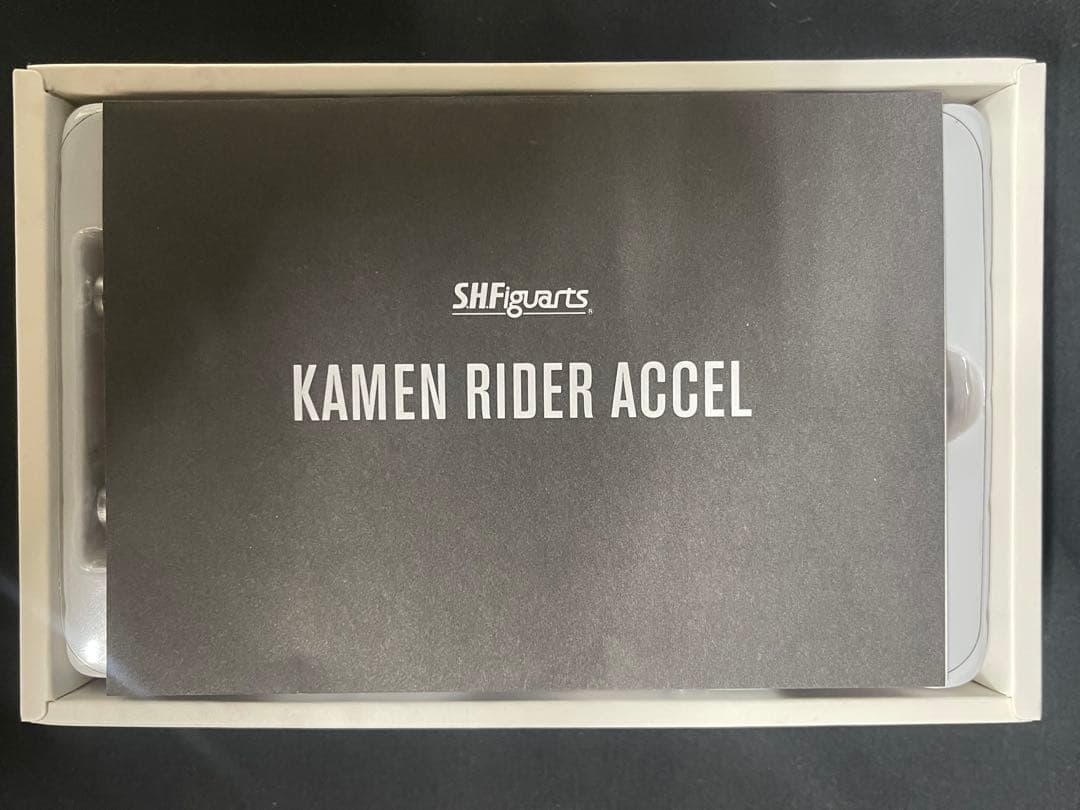 美品 フィギュアーツ　真骨彫　仮面ライダーアクセル　仮面ライダーW