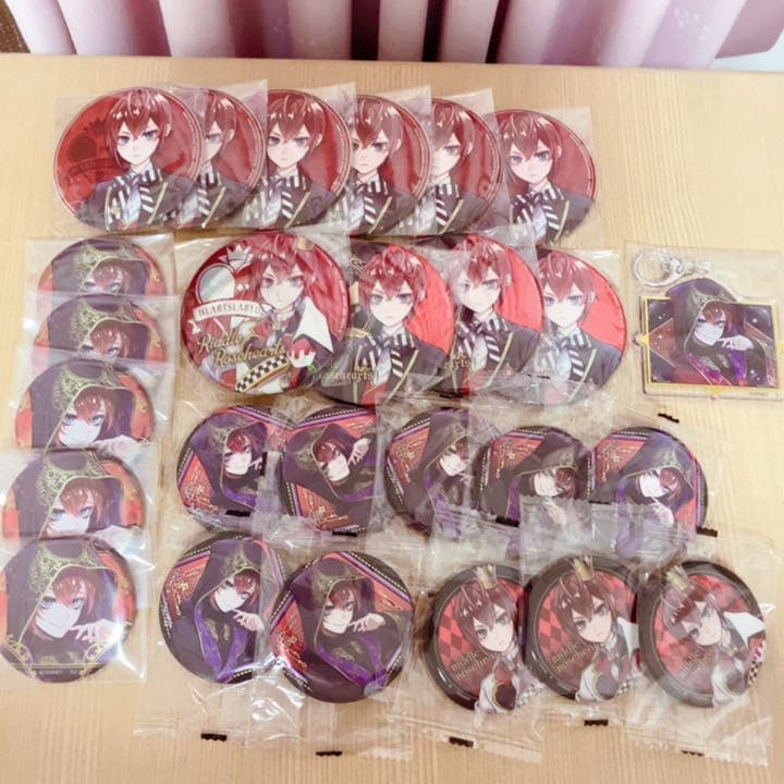 ツイステッドワンダーランド　リドル　　缶バッチ　アクキー