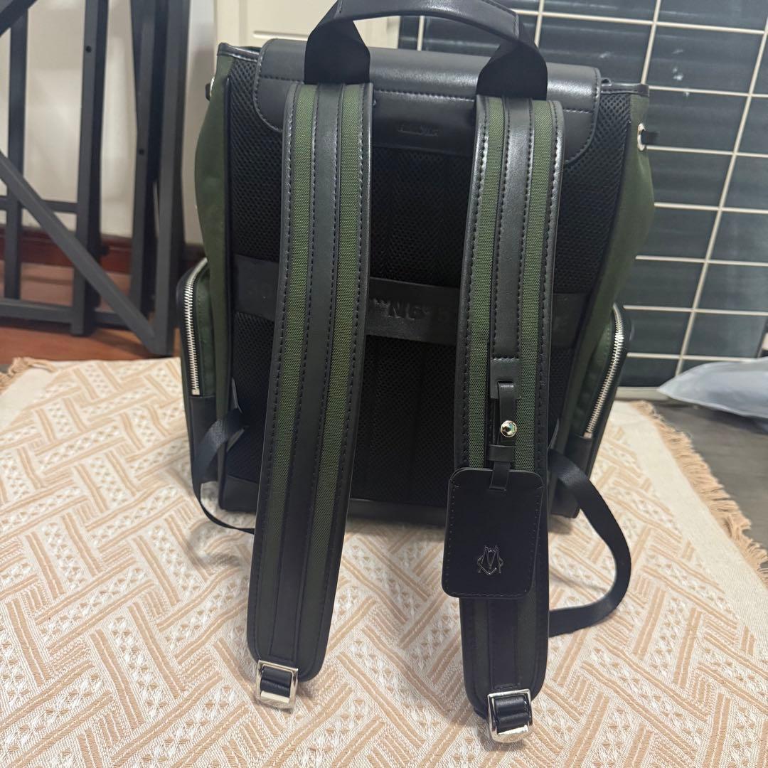 オリーブグリーン ナイロン バックパック