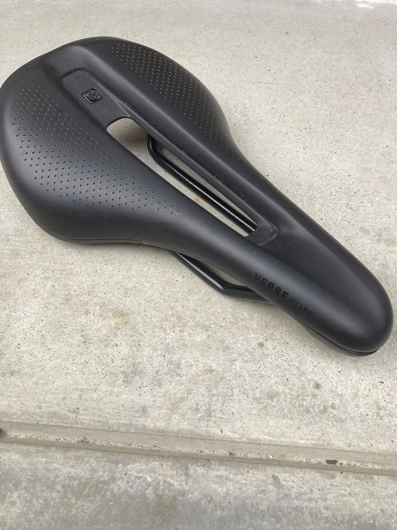 VERSE short ELITE ブラックサドル　145㎜