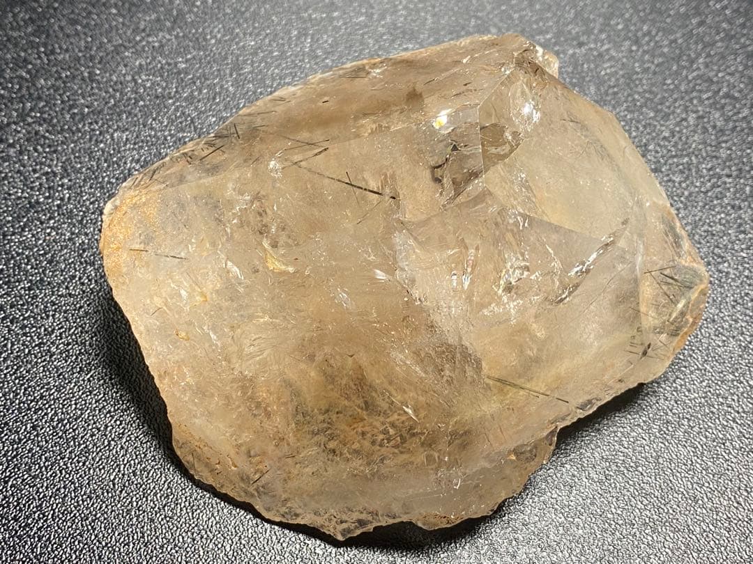 ザギ水晶　ザギマウンテンクォーツ 578g レインボー