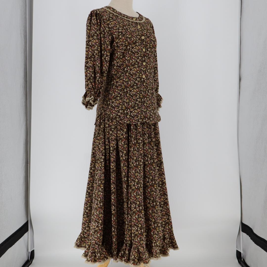 【美品フラメンコ衣装】オリーブグリーン ブラウス ファルダ ペチコート シージョ