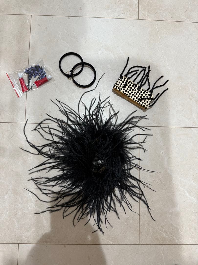 セール品‼️社交ダンス　サンバ　オーストリッチフェザー　ゴールド✖️ブラック　M