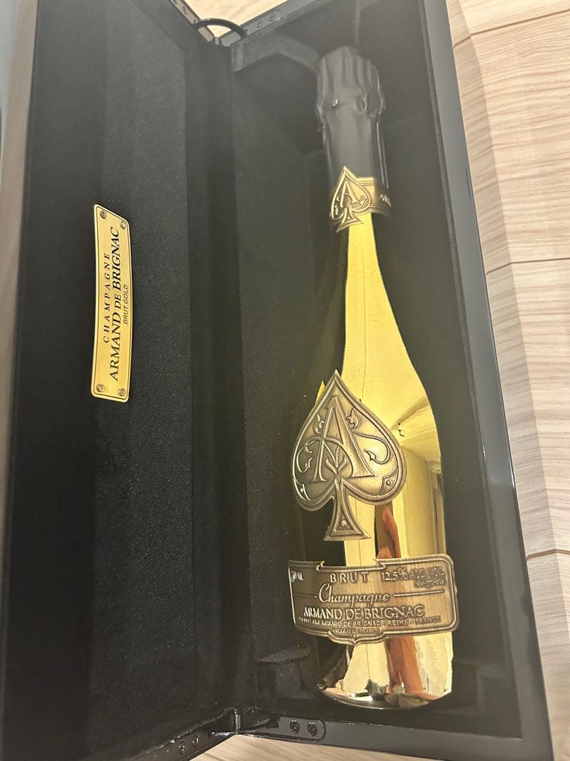 Armand de Brignac ゴールドシャンパン　箱有り　袋有り