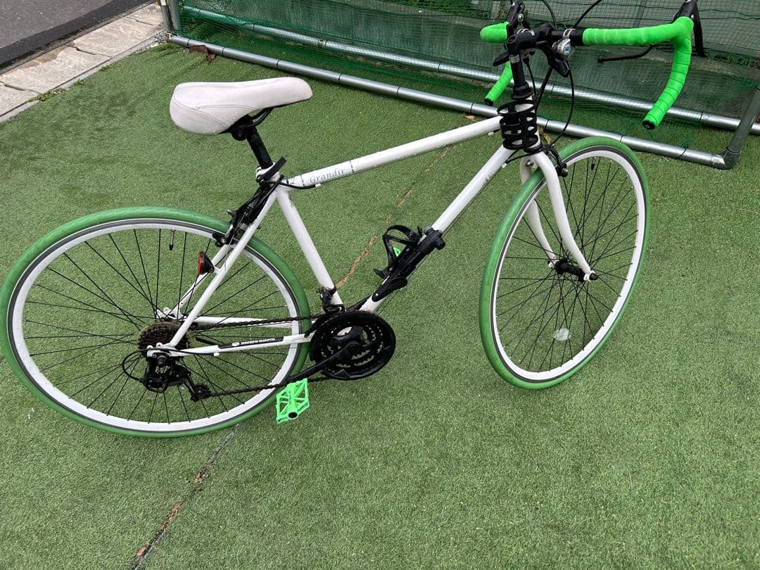 Grandir ロードバイク ホワイト/グリーン　引き取り限定