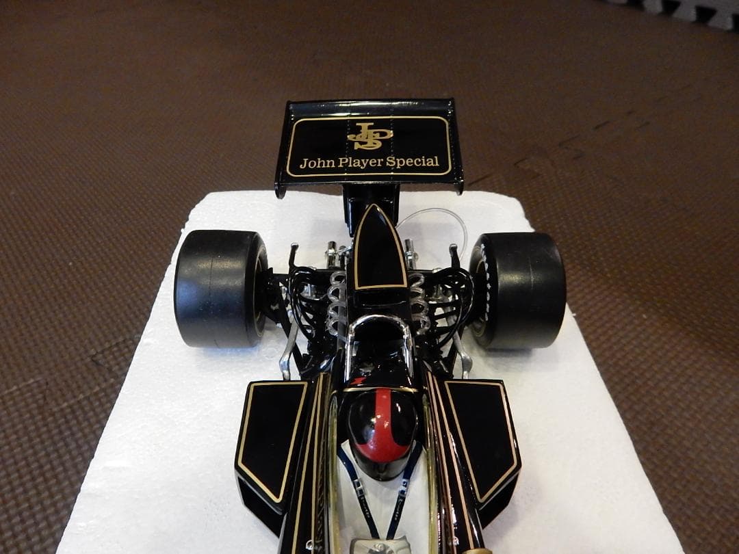 1/18 ロータス 72D　#8 E.Fittipaldi JPSロゴ