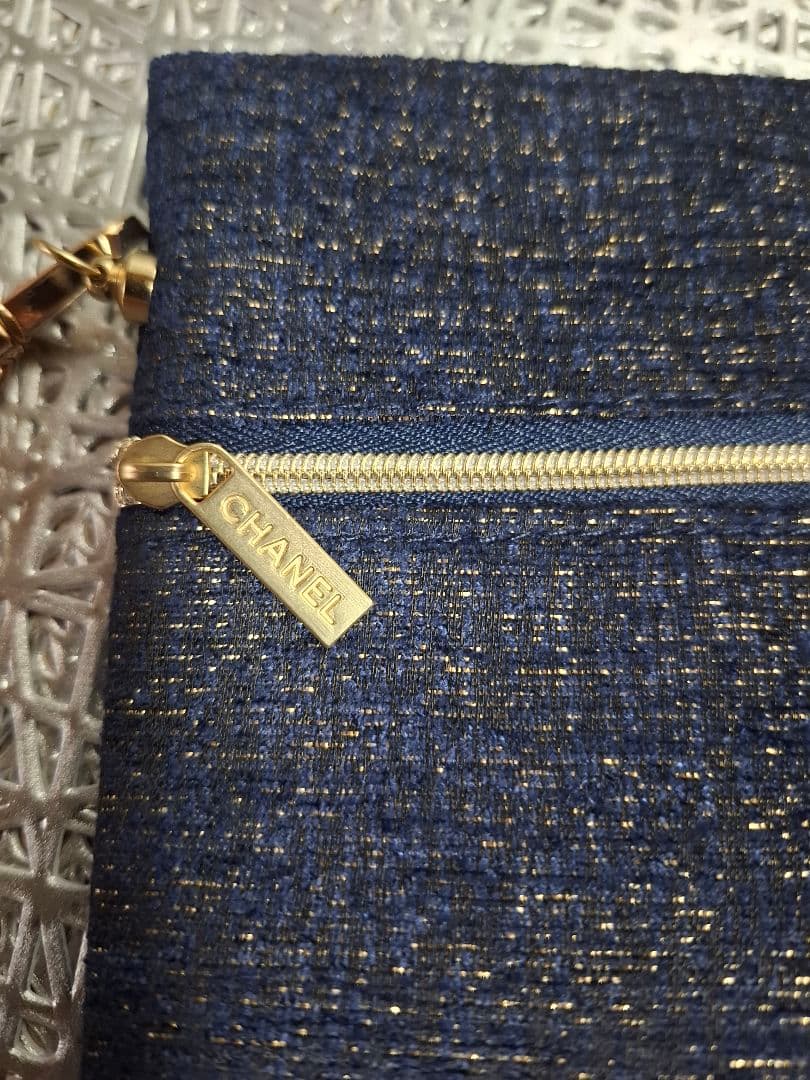 CHANEL 　ホリデー限定ポーチ　ネイビー　ノベルティ　斜め掛け