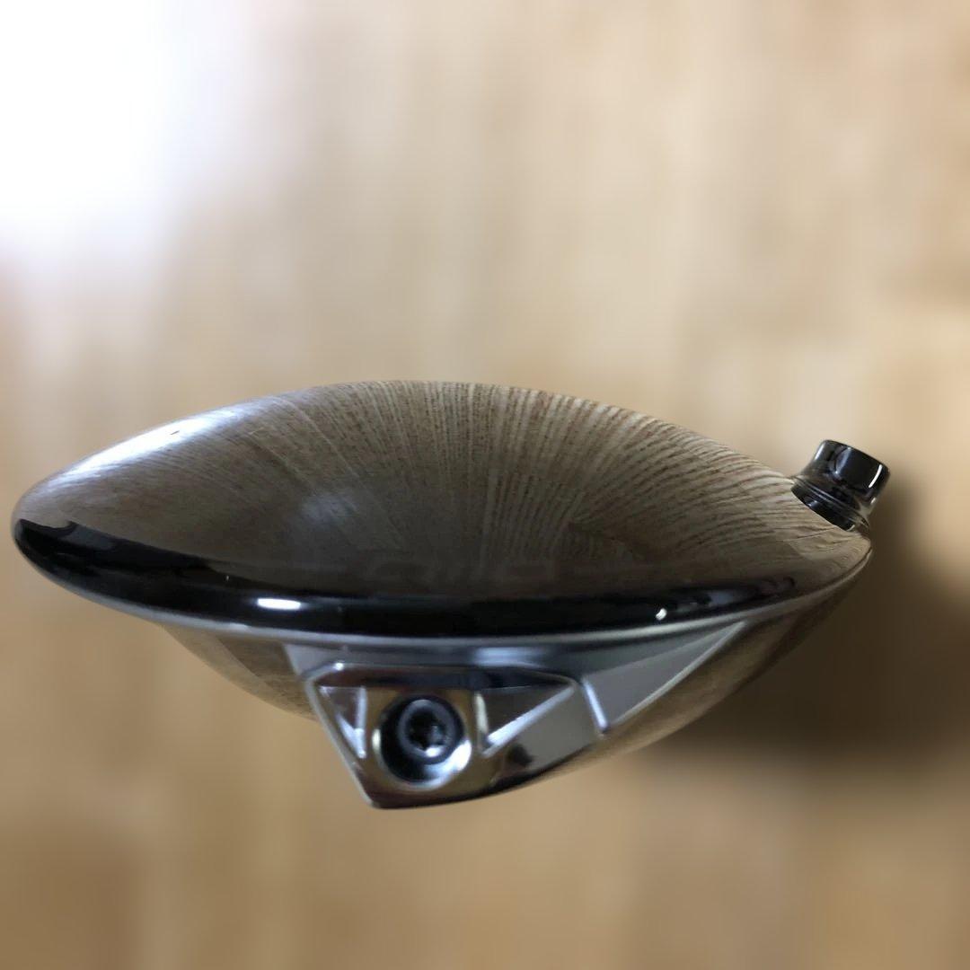 左）Qi10 MAXドライバー10.5ヘッド＋ヘッドカバー