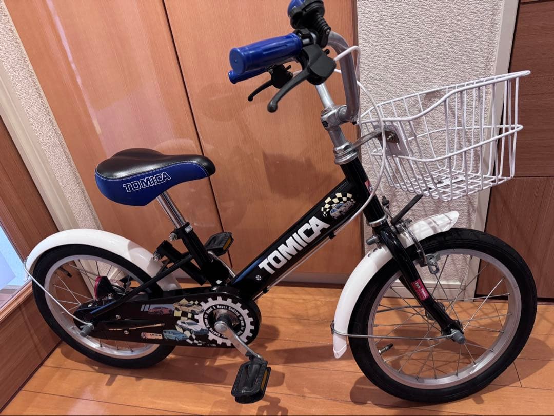 ［引き取り限定］16インチ子供自転車　トイザらス　トミカ　ヘルメット付き